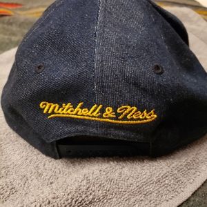 Mitchell and ness lakers snap back- jean material